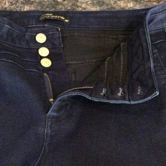 Miss Pouredinblue Blue Jeans - Picture 8 of 13